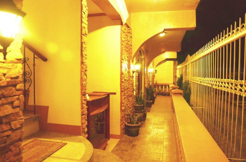 Casa D' Estrella Apartelle Balabag  Dış mekan fotoğraf