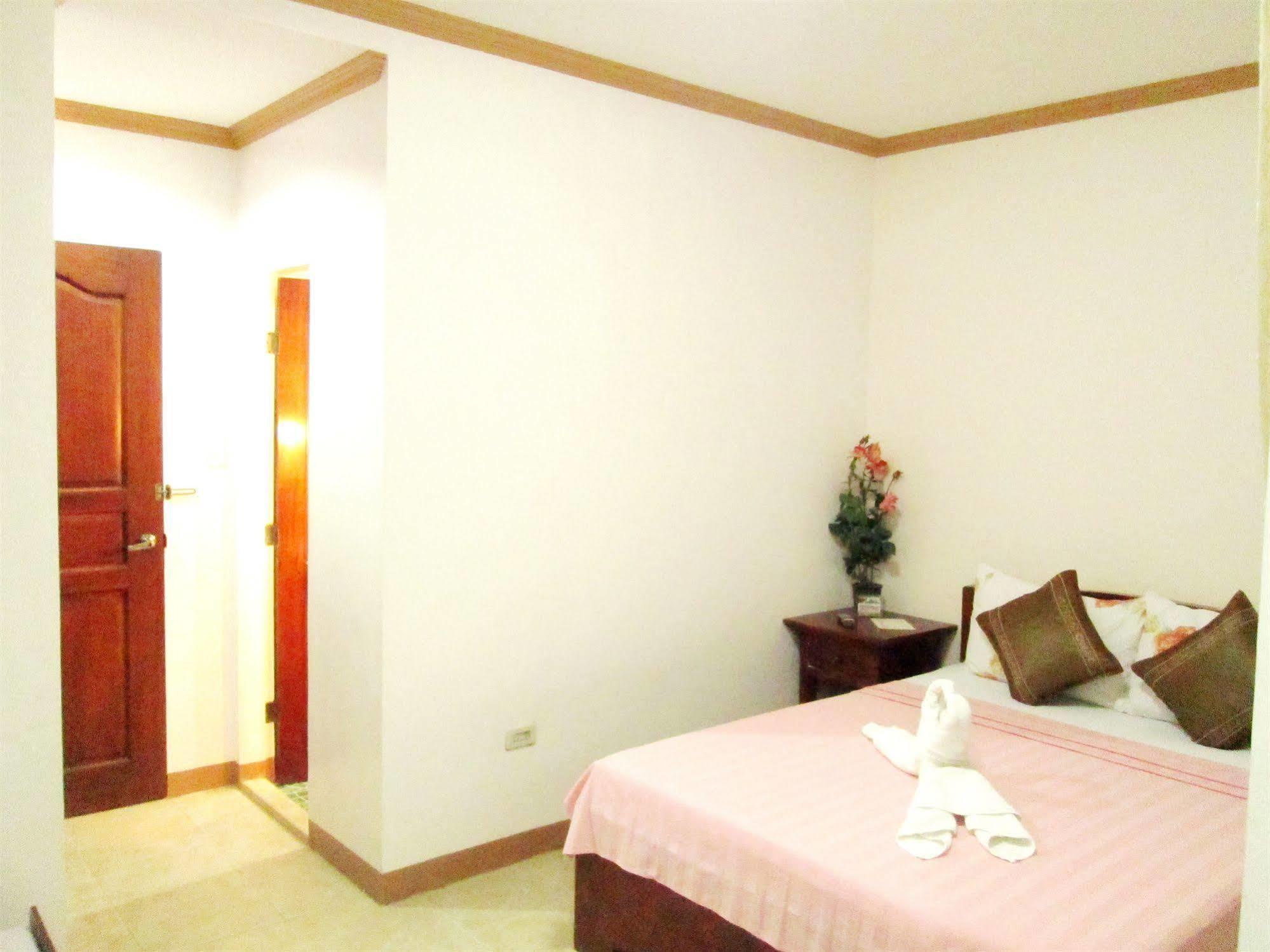 Casa D' Estrella Apartelle Balabag  Dış mekan fotoğraf