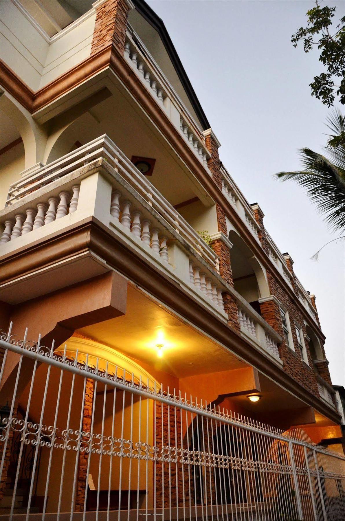 Casa D' Estrella Apartelle Balabag  Dış mekan fotoğraf