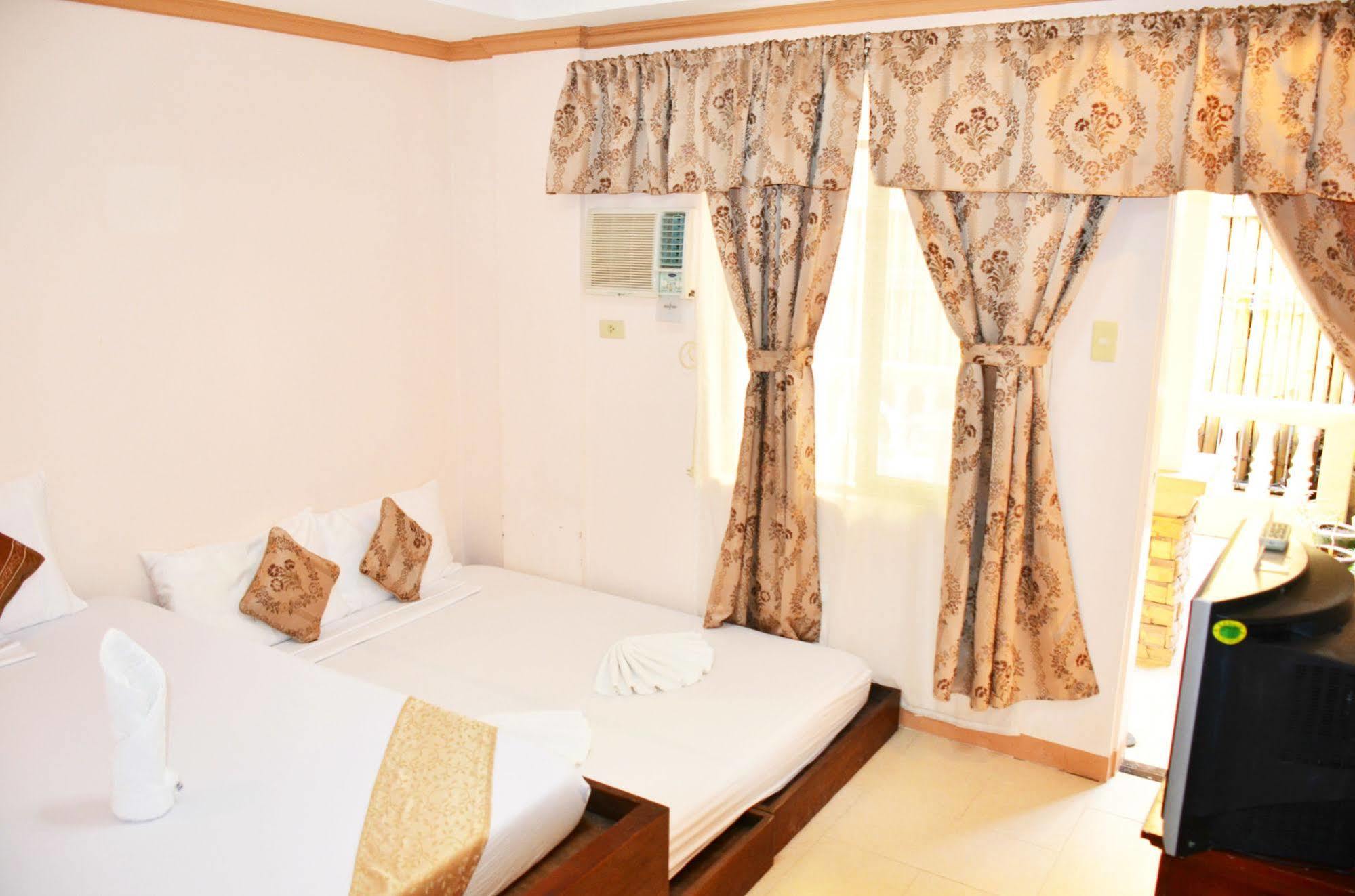 Casa D' Estrella Apartelle Balabag  Dış mekan fotoğraf