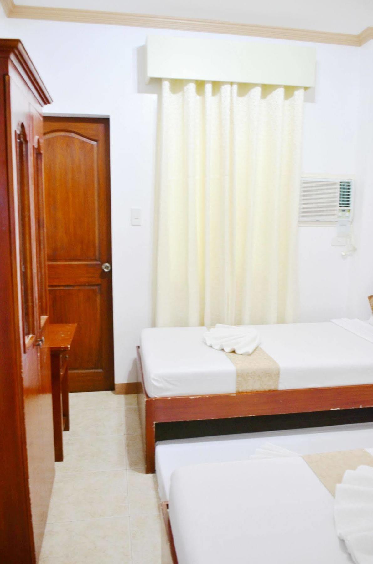 Casa D' Estrella Apartelle Balabag  Dış mekan fotoğraf